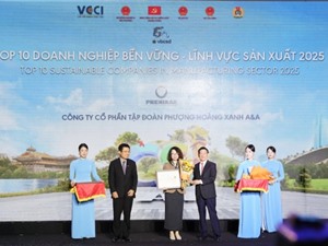 Tự chủ 90% nguyên liệu đầu vào chất lượng cao, PHENIKAA vào top 10 Doanh nghiệp bền vững trong lĩnh vực sản xuất 2025 